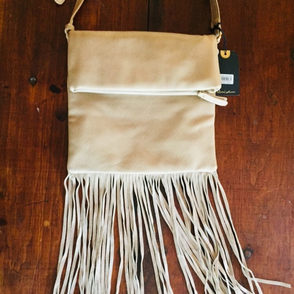 Free People Handbags - 🌞🌛✨NWT VeryCool HippieChick Crossbody Bag Fringe